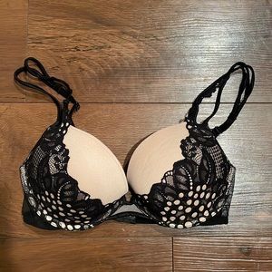 Victoria’s Secret push up bra 32C